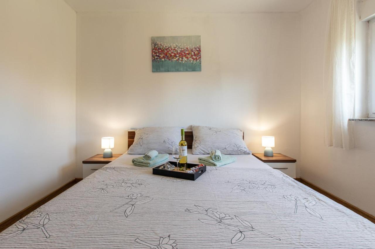 Apartament Lucija Lovinac  Zewnętrze zdjęcie